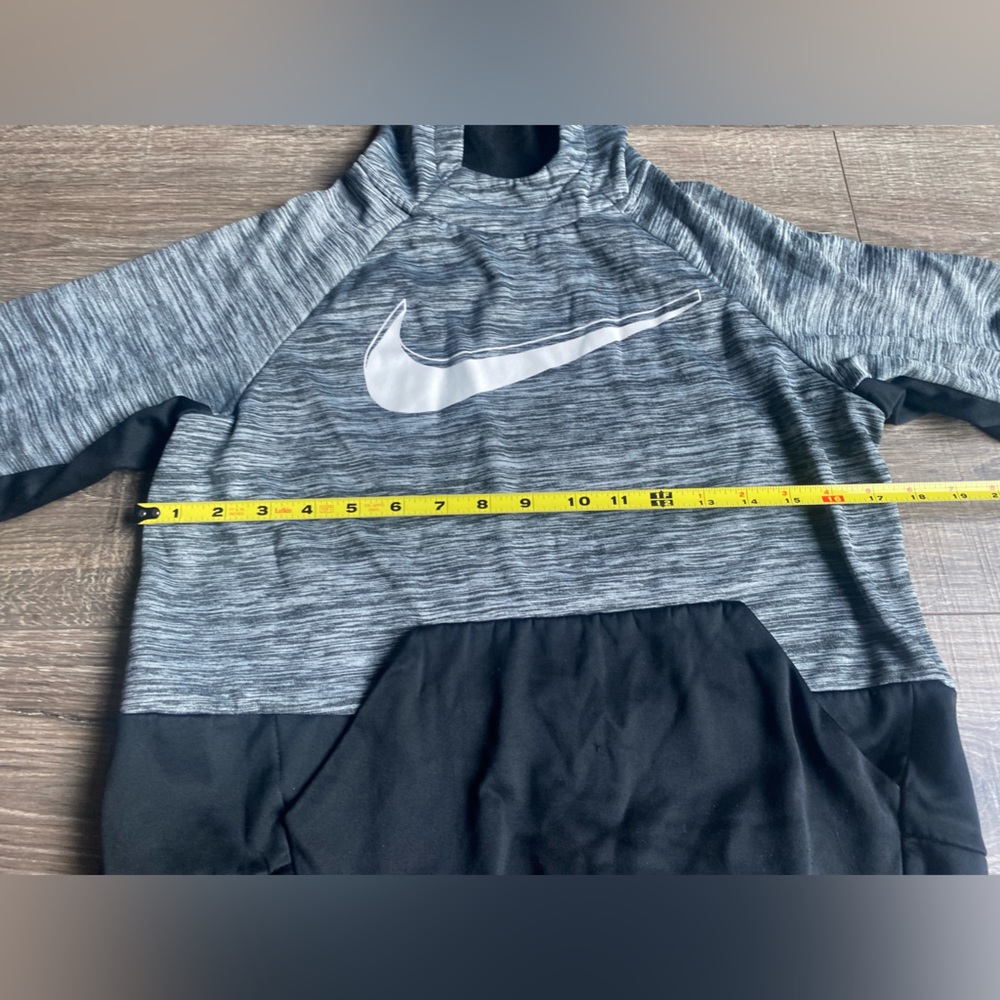 Nike Dri-Fit youth hoodie in gray and black, size large - Picture 6 of 9